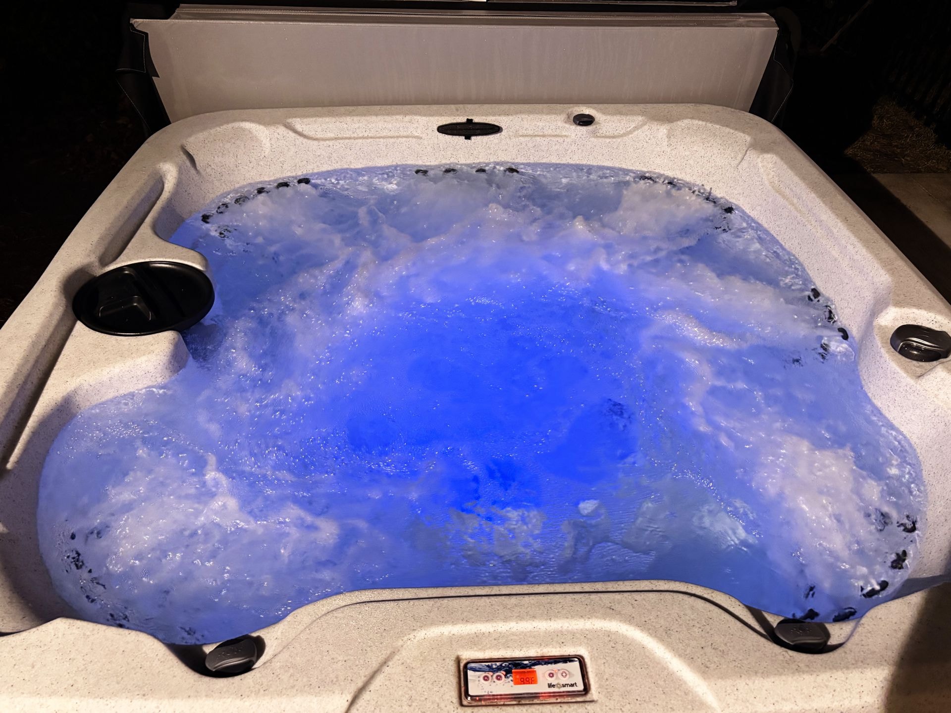 90-Jet Hot Tub